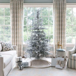 King Of Christmas Glass Icicle Ornaments (12 Pack) 5 King Of Christmas Glass Icicle Ornaments (12 Pack) -The King Of Christmas 12PackIcicles2