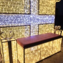 9.10' 3D Christmas Present - Photo Op Display 17 9.10' 3D Christmas Present - Photo Op Display -The King Of Christmas 3d 11028 b