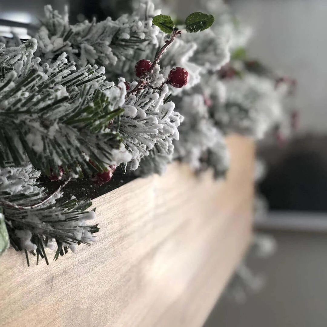 King Of Christmas 9' X 12" King Flock® Garland Unlit 5 King Of Christmas 9' X 12" King Flock® Garland Unlit - Image 5