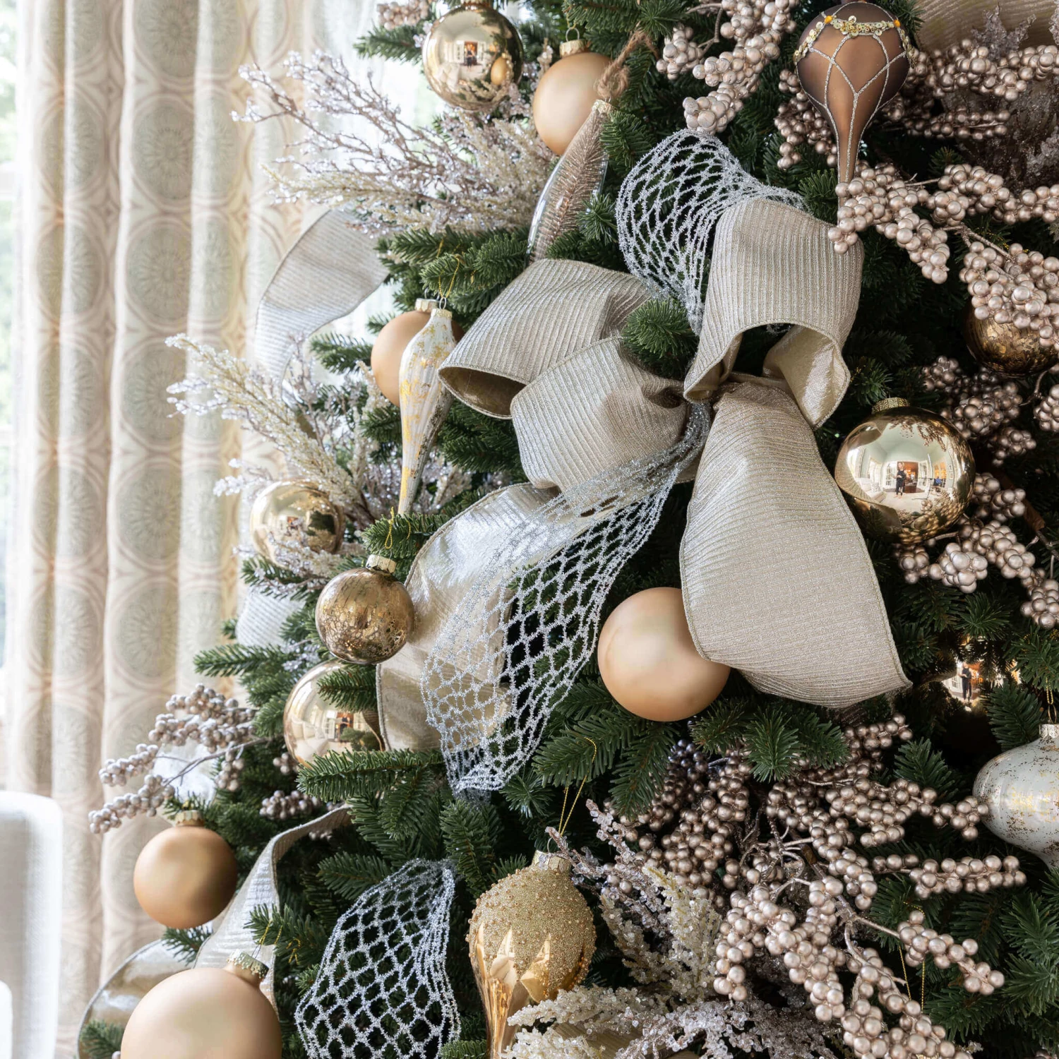 King Of Christmas Champagne Berry Picks (12 Pack) 3 King Of Christmas Champagne Berry Picks (12 Pack) - Image 3