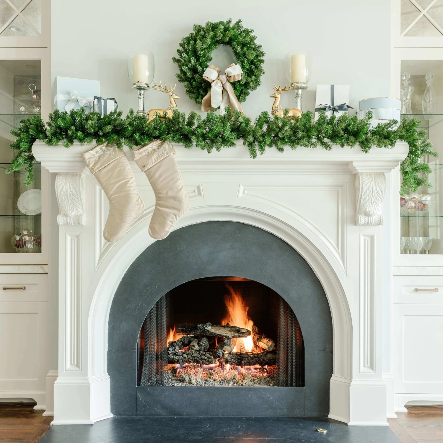 King Of Christmas 24" Cypress Spruce Wreath Unlit 3 King Of Christmas 24" Cypress Spruce Wreath Unlit - Image 3