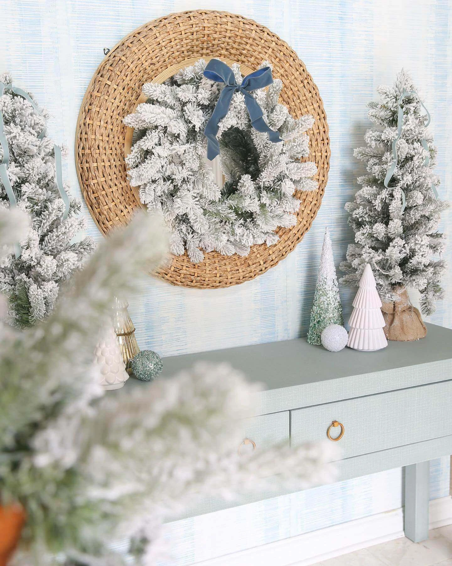 King Of Christmas 24" King Flock® Wreath With Warm White LED Lights (Battery Operated) 3 King Of Christmas 24" King Flock® Wreath With Warm White LED Lights (Battery Operated) - Image 3