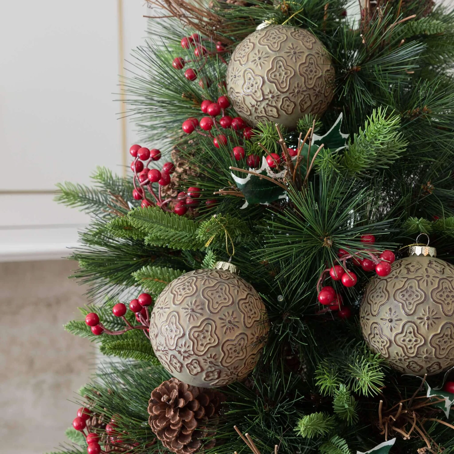 King Of Christmas Rustic Green Glass Ornament (4 Pack) 2 King Of Christmas Rustic Green Glass Ornament (4 Pack) - Image 2