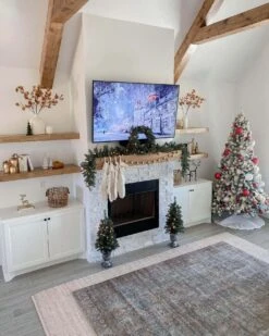 King Of Christmas Tribeca Spruce Blue Collection 4-Piece Set With Warm White LED Lights (Battery Operated) 9 King Of Christmas Tribeca Spruce Blue Collection 4-Piece Set With Warm White LED Lights (Battery Operated) -The King Of Christmas irishrivera deck the halls 2022 11 10 07 31 44 instagram 1